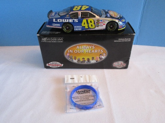 Action Collectibles NASCAR 2004 Jimmie Johnson #48 Lowes 1:24 Scale Die Cast Stock Car