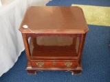 American of Martinsville Furniture Chippendale Style Mahogany Night Stand w/ Base Shelf