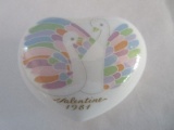 Noritake Bone China 1981 Pair Swans Valentines Heart Paperweight