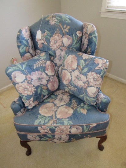 Queen Anne Style Living Back Chair w/ Mahogany Legs w/ 2 Pillows