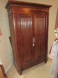 Dark Wooden Entertainment Center Twin Grooved Front Doors, Arch Molding