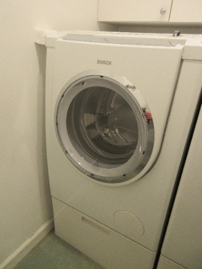 Bosch White Nexxt 500 Plus Series Super Capacity Front Load Washing Machine