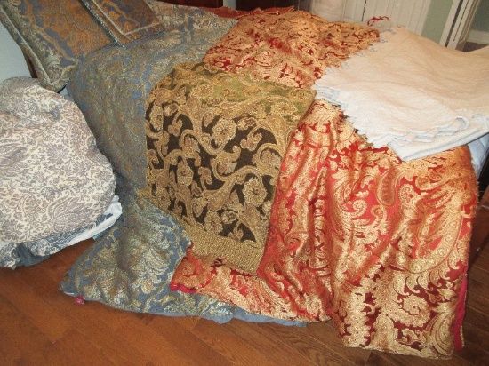 Lot - Spread & 2 Shams Flowering Vine Stitched Pattern 85" x 96" Approx.