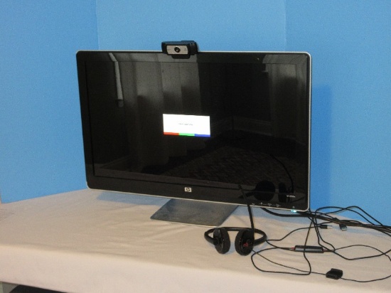 Lot - HP2509M Flat Screen 25" Monitor w/ Logitech HD 1080P Pro Web Cam