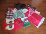 Lot - Misc. Vintage & Other Linen Christmas Table Cloths/Napkins, Holly & Berry Pattern