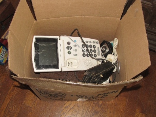 Misc. Vintage Electronics Lot - Capital Phone, Royal 400 Radio, Panasonic Radio, Etc.