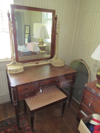 Wooden Vanity 5 Drawers, Grooved Narrow Legs Rounded Corners, Arch Skirting