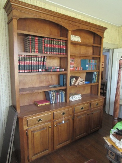Huge Wooden Display Shelving/Cabinet 4 Drawers, 4 Doors w/ 4 Inlay Shelves