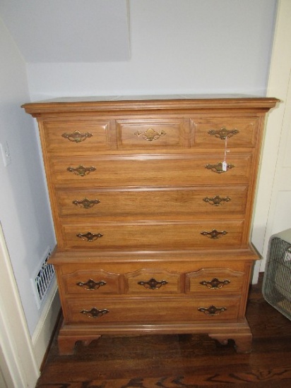 Country Manor by Thomasville Wooden 8 Drawer Dresser w/ Brass Pulls