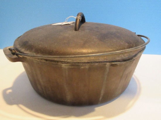 Cast Iron Dutch Oven w/ Lid & Wire Handle No.8