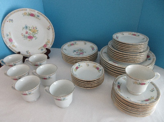 32 Pieces - Liling Fine China Ling Rose Pattern Dinnerware