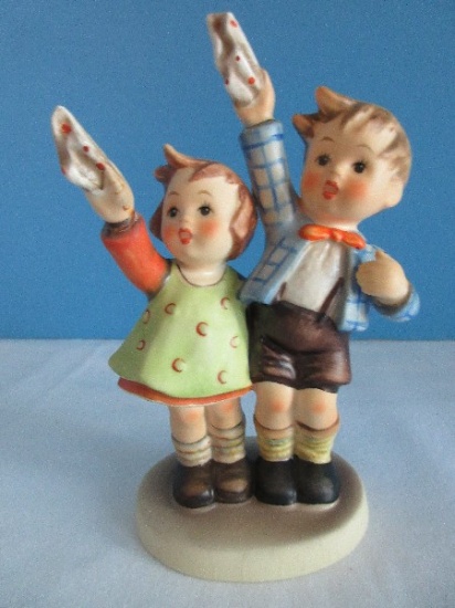 Vintage Goebel Hummel "Auf Wiedersehen" 5 3/4" Figurine #153/0