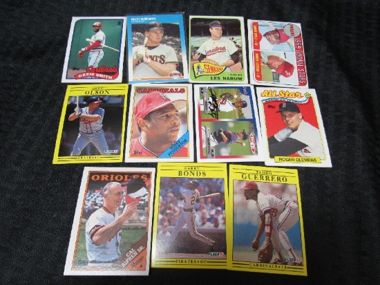 Lot - Vintage/Collectible Topps Baseball Cards