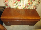 Depression Era Style Waterfall Design Lane Mahogany Veneer Cedar Chest w/ Tray