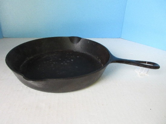 Cast Iron Skillet Frying Pan w/ Dual Pour Spouts & Handle Base Stamped 8