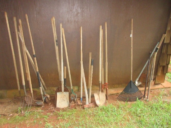 Group - Yard Tools Post Hole Digger, Pitch Fork Shovels Hard Rake, Etc.