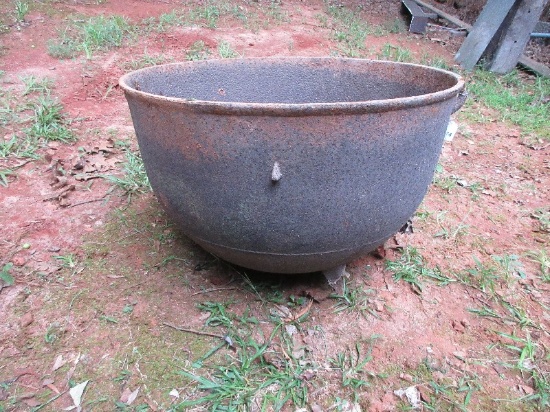 Large Cast Iron 3 Toed Cauldron Pot Stamped 40