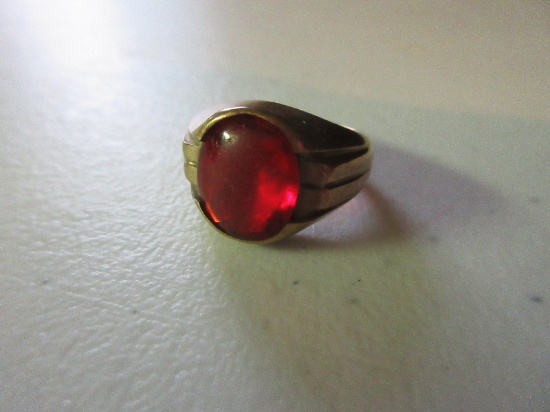 Stamped 10k Gold Ring w/ Garnet Color Stone