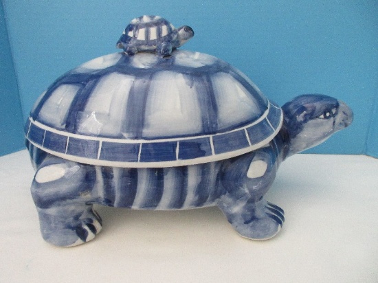 Semi-Porcelain Blue & White Figural Tortoise Turtle Dish Box w/ Shell Lid