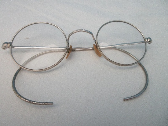 Vintage Pair - Wire Rim Glass B&L 1/10 12KGF Engraved Frame Design