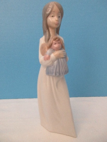 Nao Llardo Collectible Porcelain Figurine Girl Holding Doll