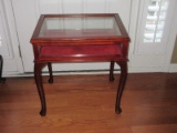 Queen Anne Style Mahogany Display Curio Side Table Hinged Lift Top Wine Color Lined Base