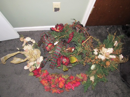 Large Faux Floral/Berry/Bow Design Wreath/Wall Décor Lot