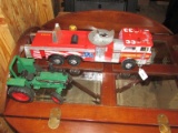 Tonka Toys Green Maisto © 2001 Tractor & Red Metro City Fire Truck