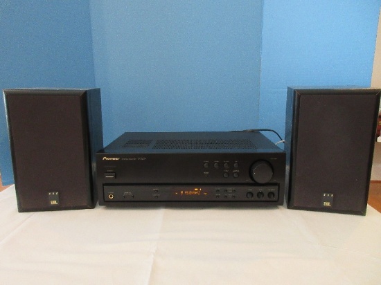 Pioneer Stereo Receiver SX-205 w/ Pair 500 JBL 8OHMS Speakers Black Wood Grain Finish Cases