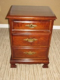 Traditional Design Cherry Finish Commode Dovetail 3 Drawer Night Stand