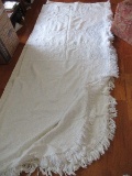 Group - Bates 100% Ecru Queen Elizabeth Pattern French Style Matelassé Bed Spread w/ Fringe