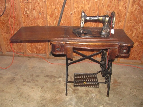 Vintage 'White' Cast Iron Ornate Transfer Pattern Sewing Machine, Scroll Cast Iron Pedal Base