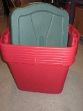 7 Rubbermaid Red Storage Totes w/ Green Lids