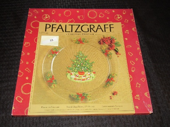 Pfaltzgraff Christmas Heritage Round Glass Platter in Box