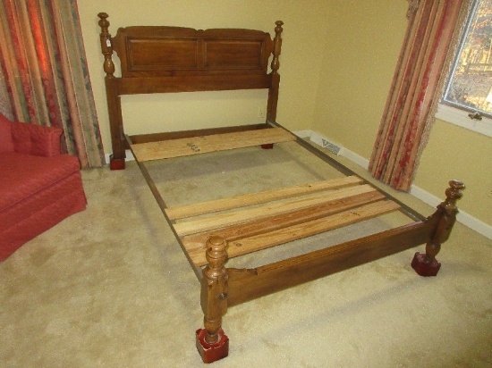 Bassett Furniture Full/Double Size Pecan Finish Poster Panel headboard/Low Footboard