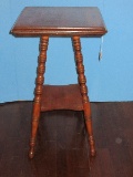 Oak Parlor Center Table w/ Base Shelf on Ring Turned Legs