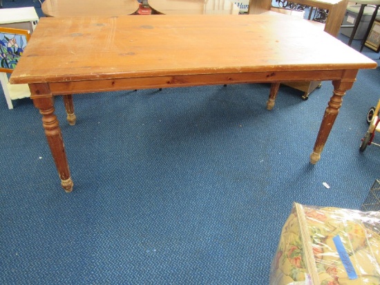 Wooden Dining Table Grooved/Spindle to Narrow Feet Legs