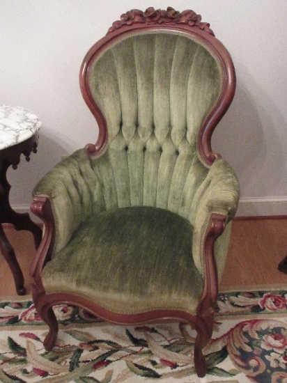 Classic Victorian Era Style Walnut Gentleman's Parlor Arm Chair