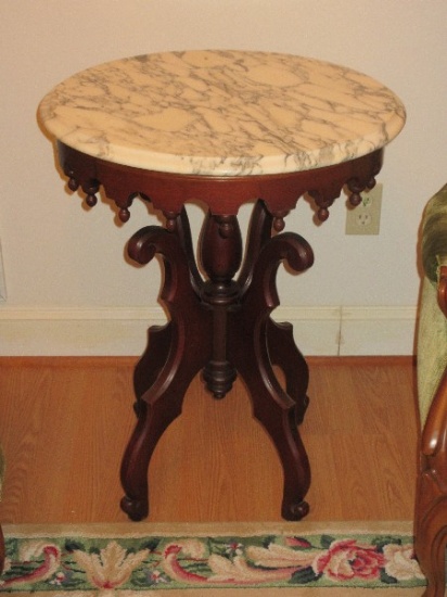 Stunning Victorian Era Style Mahogany Pedestal Center Table Beveled Marble Top