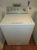 White Whirlpool Ultimate Care II Commercial Quality Top Load Washing Machine