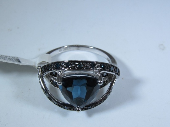 Sterling Silver Ring w/ Dark Blue Topaz Center w/ 23 Smaller Stones