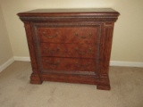 Refined Pulaski Furniture Corp. European Old World Classic Style Bachelors Chest