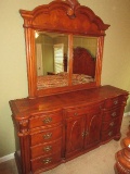 Refined Broyhill Furniture Heart Pine Bow Front Triple Dresser