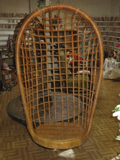 Awesome Mid-Century Modern Albini Style Furniture Rattan Hanging Swing Egg Chair