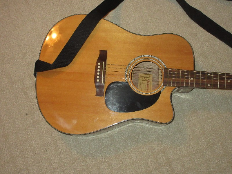 Jasmine by Takamine Model ES33C Dreadnaught Proxibid