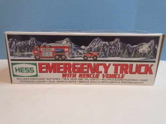 Collectors 2005 Hess Holiday Emergency Truck w/ Rescue Vehicle in Original Box
