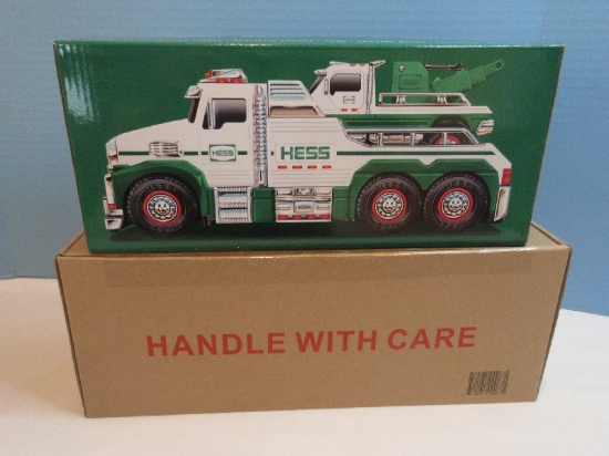 Collectors 2019 Hess Holiday Toy Tow Truck Rescue Team in Original Box w/ Shipping Box
