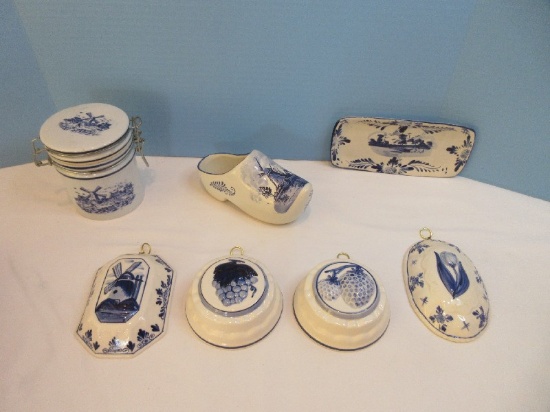 Delft Blue Collection Set 4 Jello Gelatin Molds Grape Cluster 4 1/2", Strawberries 4 1/2"
