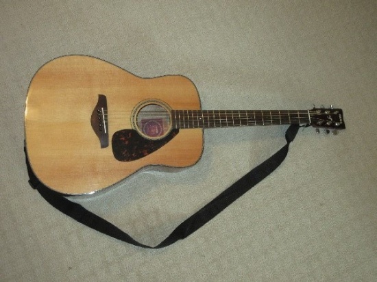 Yamaha FG700S Acoustic Folk Guitar Crafted Solid Sitka Spruce Top