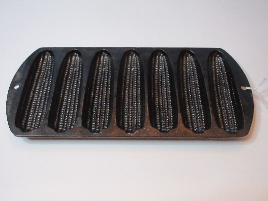 Lodge Cast Iron #27C2 Cornstick 7 Ear Cornbread Pan